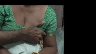 ���டி அம்மா தன் புதுமண தம்பதிகளின் உல்லாச பிரயாணம் ஆபாச பங்கு ஒற்றை படுக்கை