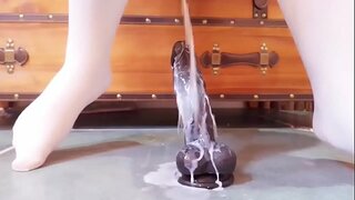 ÁZSIAI LÁNY ÉLVEZI, HOGY