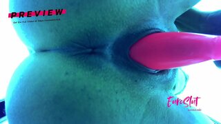 Häpeämätön Lutka Imettäville ja Masturboi kuntokeskuksessa