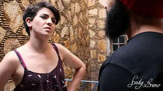 Comunistinha ka për të votuar në Boulos dhe ajo u kthye në një briri