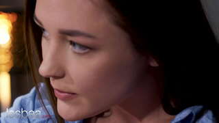 Lesbea Alya Staark facesitting a romanteschen sex mat Tschechescher babe in den Klauen